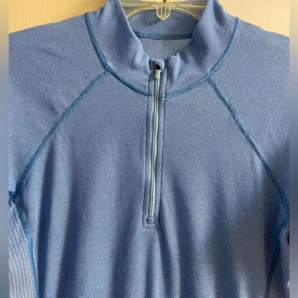 Patagonia 1/4 zip up lightweight top women Large - Picture 3 of 6
